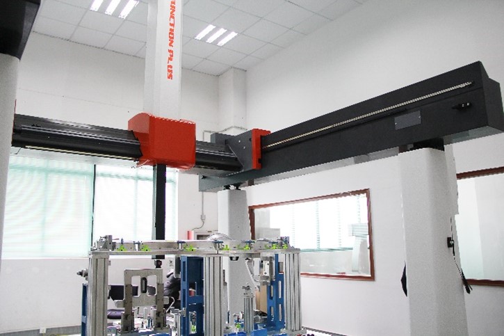 高速、高精度龍門(mén)式三坐標(biāo)測(cè)量機(jī)，為“未來(lái)汽車(chē)”保駕護(hù)航(圖1)